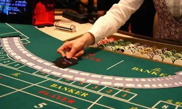 Antarmuka taruhan meja Blackjack di Yggdrasil tenarjitu dengan papan kontrol jelas